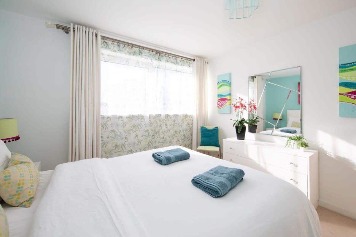 Sunny & Modern Near The Beach & Village W Parking East Wittering Buitenkant foto