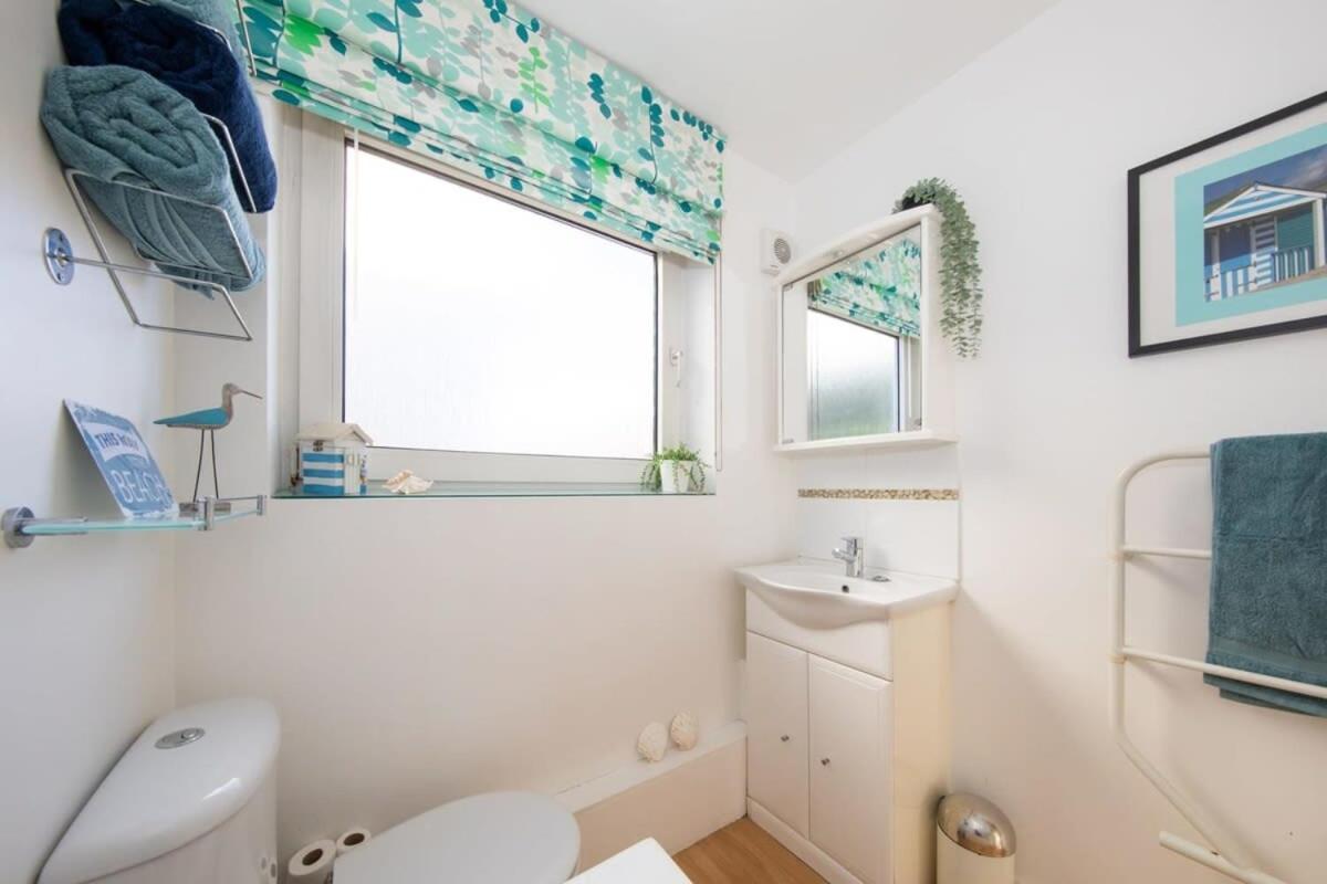 Sunny & Modern Near The Beach & Village W Parking East Wittering Buitenkant foto